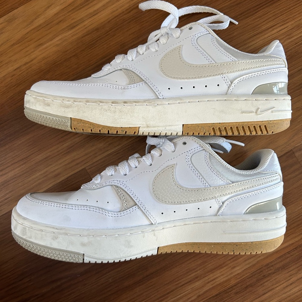 Women’s Nike Gamma Force Shoes (White/Light Bone/Sanddrift/Phantom) - Picture 2 of 9